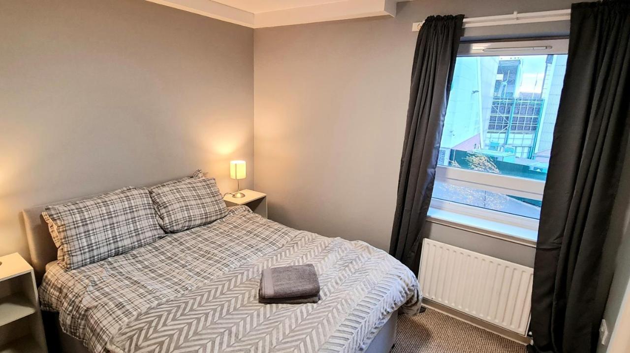 Lovely 3 Bedroom Apartment - Free Parking Edinburgh Exterior photo